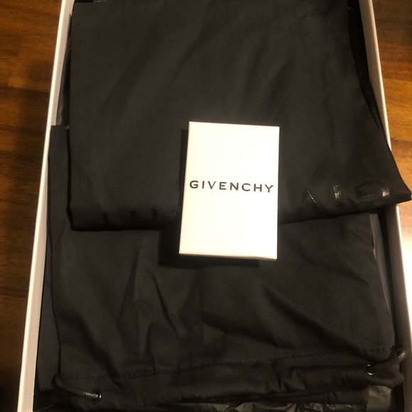 NIB $595 Givenchy Urban Street Monogram Metallic Leather Sneakers - Picture 14 of 16